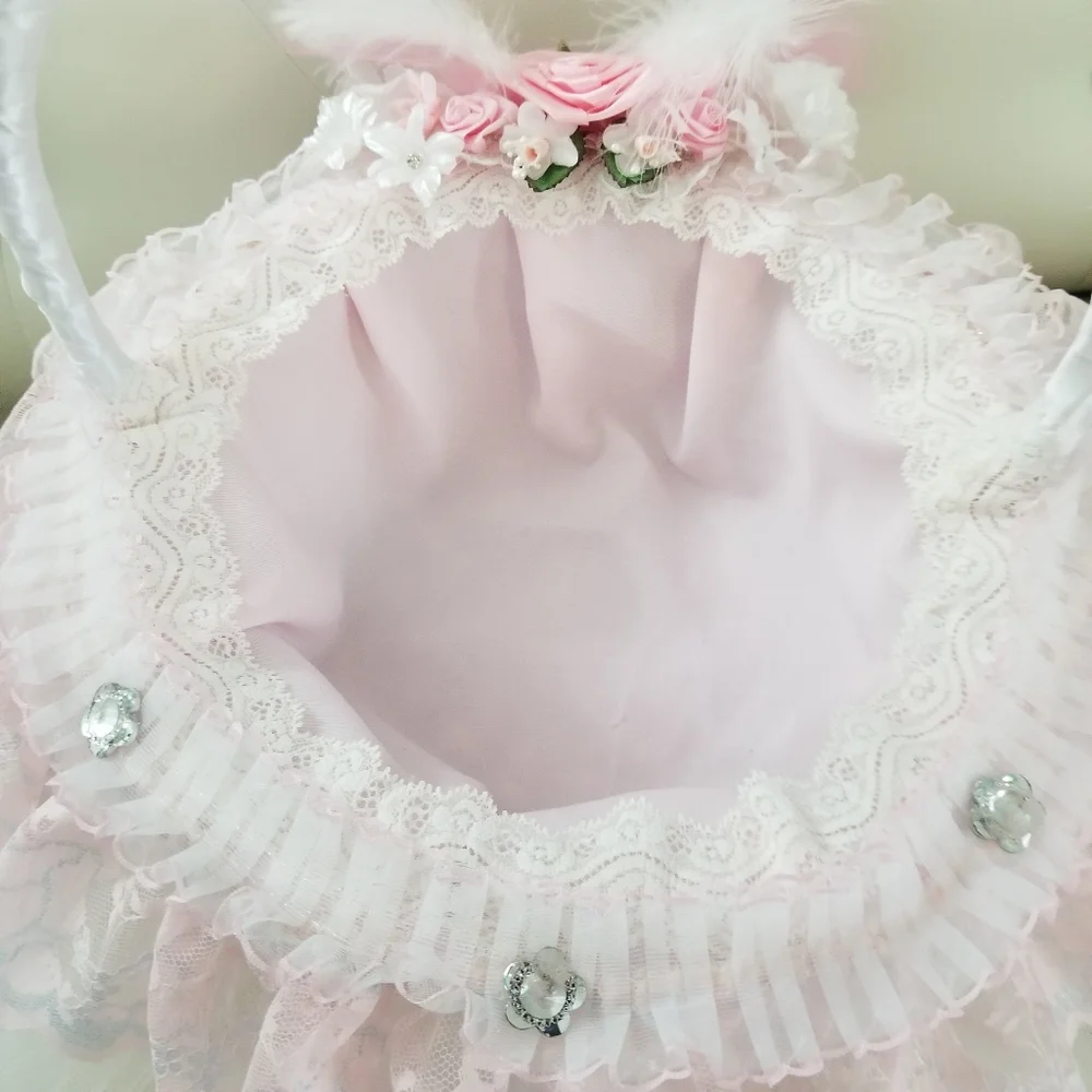 BettyDecor handmade flower girl basket. Pink/white